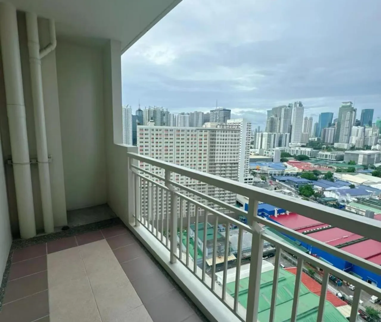 Brixton Place 2815 Weston Tower Manila 5*,